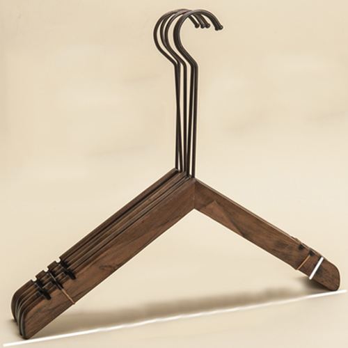 黑鉤實木衣架會生銹嗎