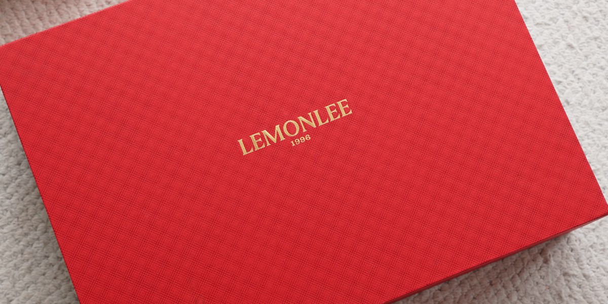 女裝品牌選伴手禮怎么選？實用美學(xué)雙在線才夠圈粉