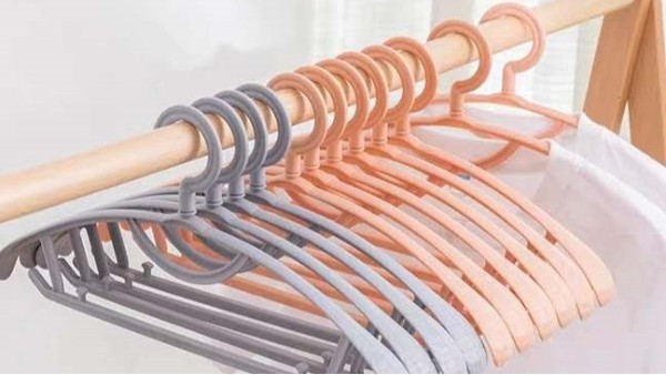 服裝的衣架