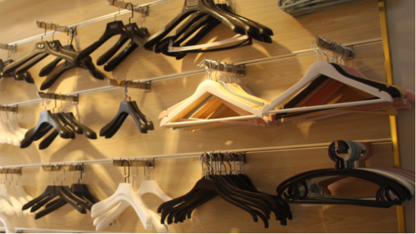 衣服塑料衣架，有沒有毒？--華恩衣架