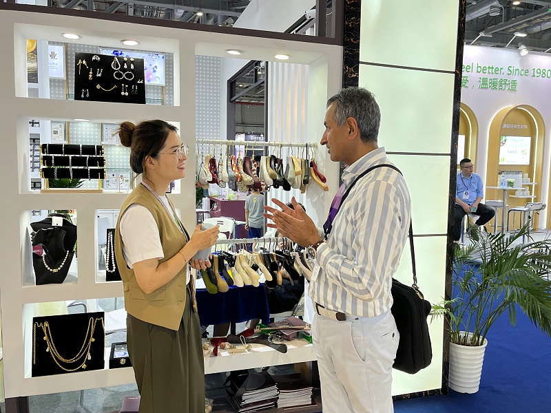 LEMONLEE實(shí)木衣架秋冬展會