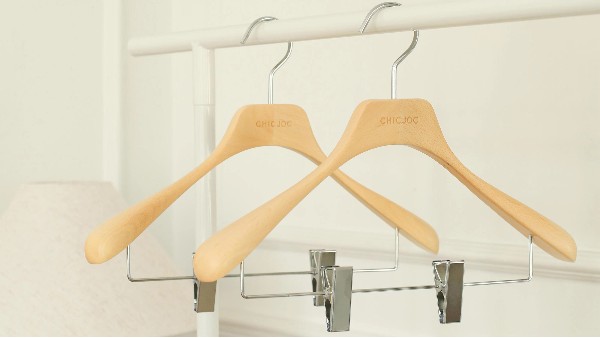 服裝品牌換季必備，春季成衣配套衣架——華恩