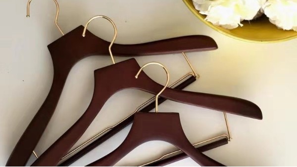 實(shí)木衣架怎么清潔