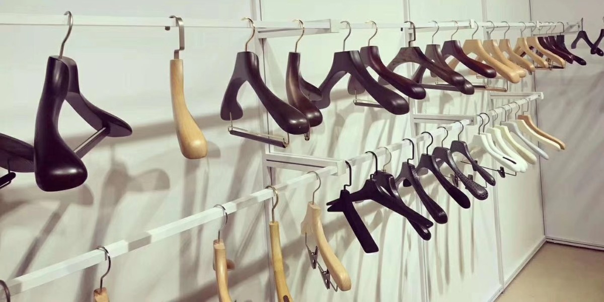 木頭衣架生產(chǎn)廠家，不要再錯過這家寶藏店鋪！--華恩