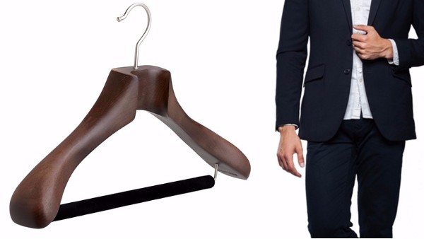 實木衣架的生產(chǎn)廠家，揭秘低價衣架是如何節(jié)省成本的【華恩衣架】