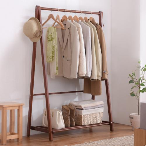 臥室衣服怎么掛的