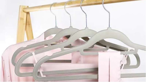 塑料防滑衣架，如何選擇才合適？--華恩衣架