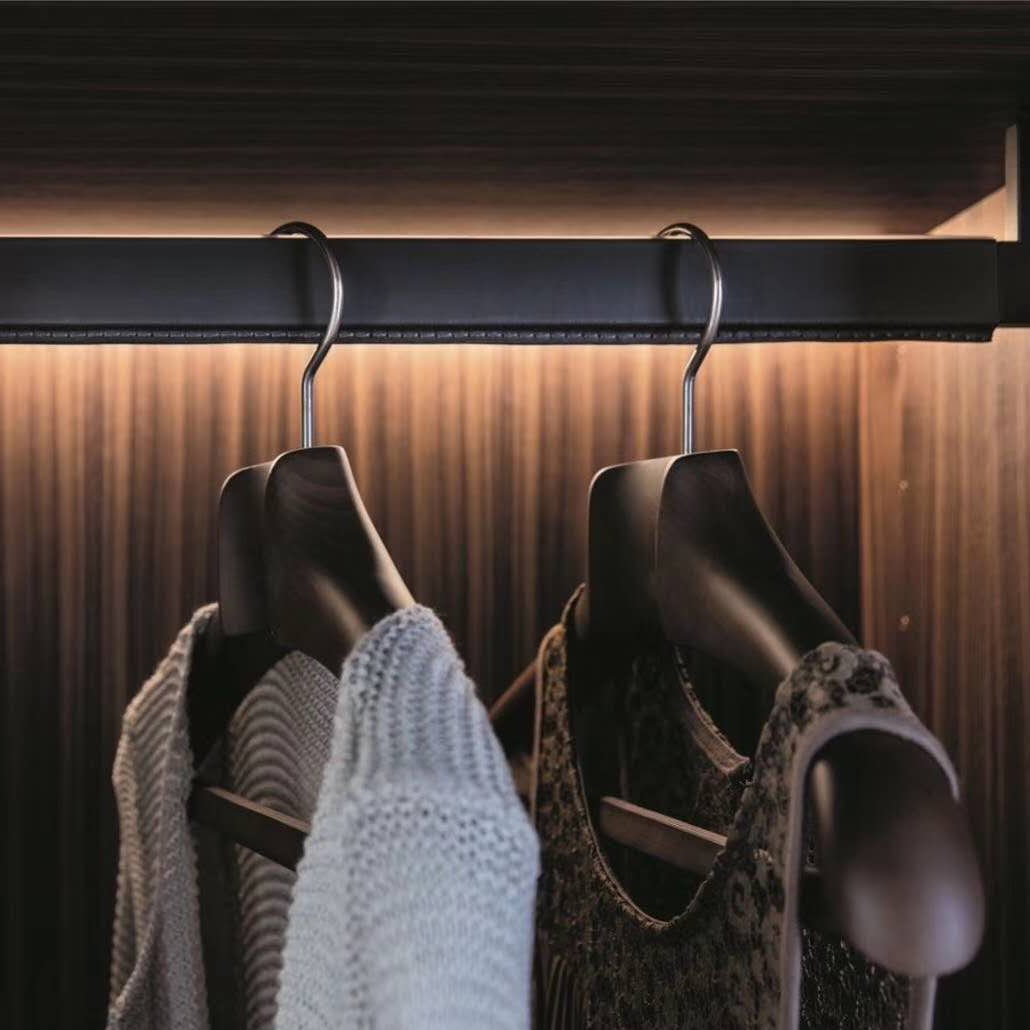 衣服掛久了為什么發(fā)