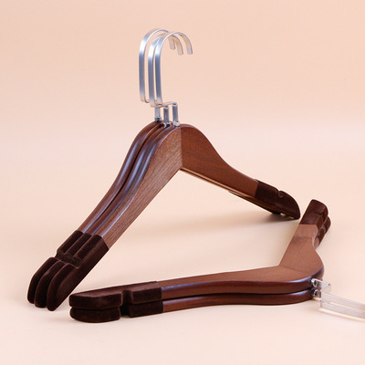 實木衣架買光滑的還是植絨的