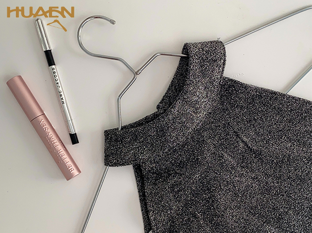 臥室衣架——金屬衣架