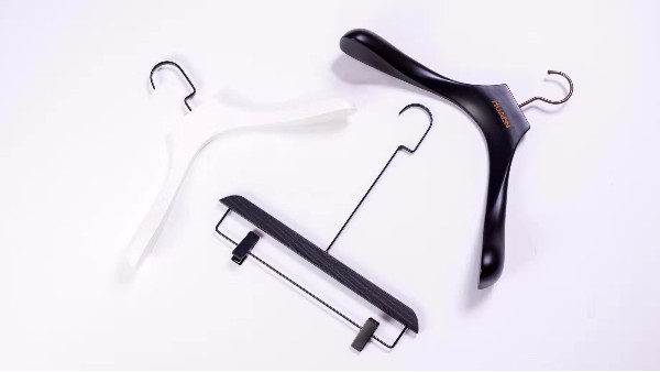 實(shí)木衣架越重越好嗎