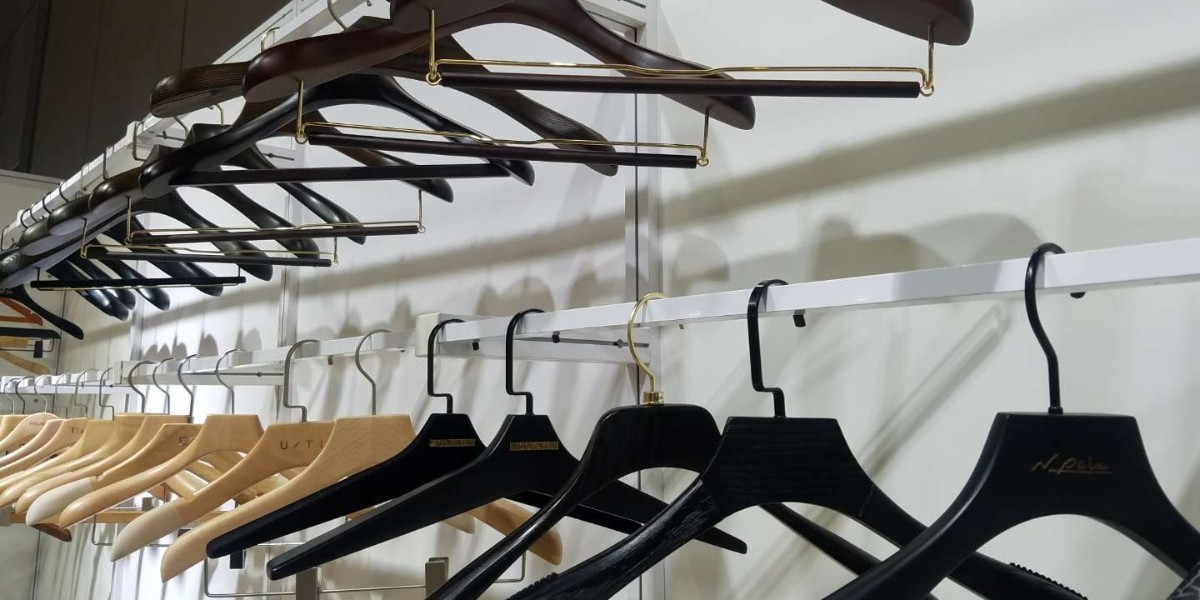 防滑實(shí)木衣架