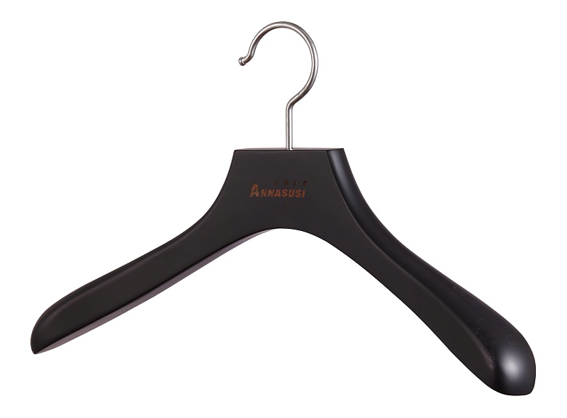 實木衣架好嘛？【華恩】