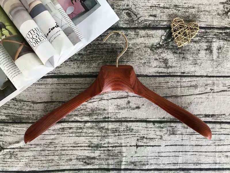 實木衣架是什么材料的