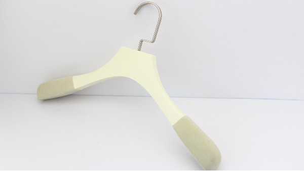 實(shí)木衣架賣點(diǎn)【華恩】