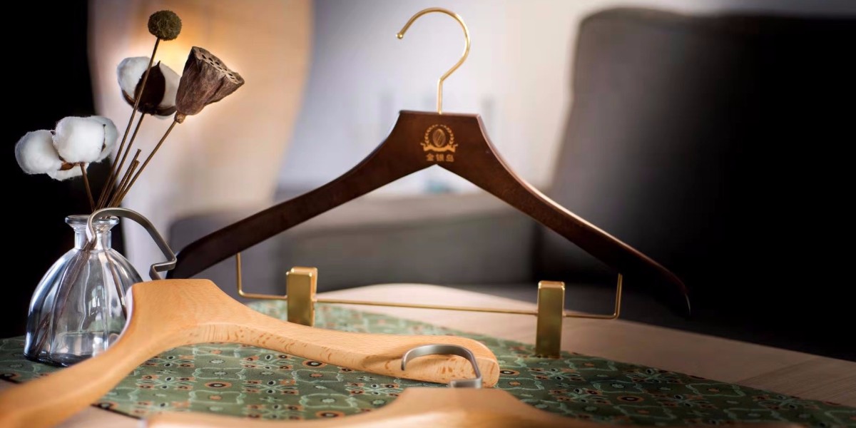 時(shí)尚實(shí)木衣架