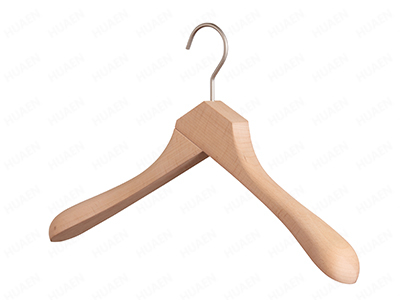 衣柜里衣架上有爬蟲(chóng)