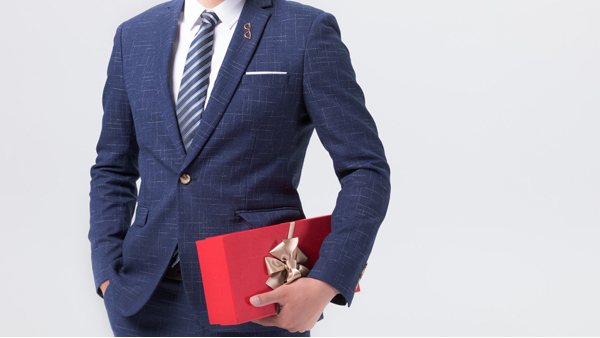 求人辦事怎樣送禮更合適