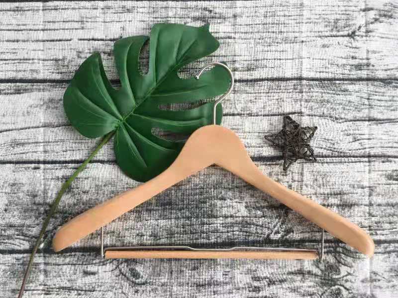 什么牌子的實(shí)木衣架好