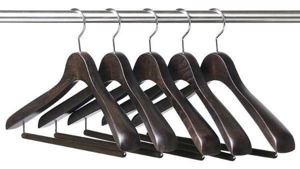 實(shí)木衣架一般放哪個(gè)位置【華恩】