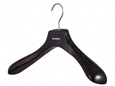 衣柜小用什么衣架掛衣服