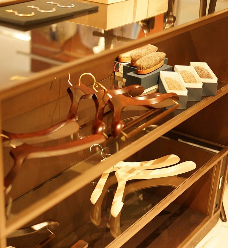 實(shí)木衣架及價(jià)格