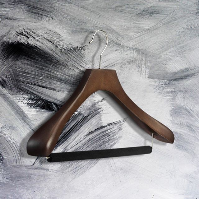 實(shí)木衣架及價(jià)格