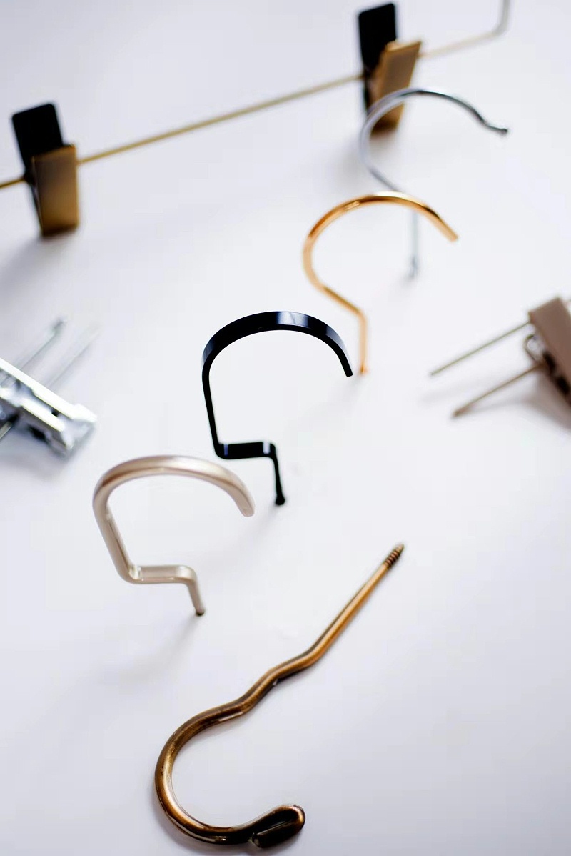 實(shí)木衣架掛鉤掉了怎么辦