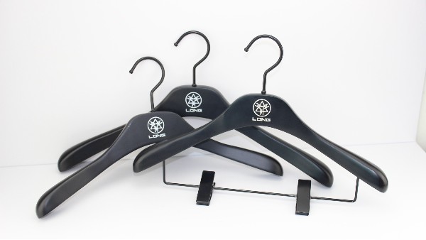 實木衣架有毒嗎，對人體有害嗎【華恩】