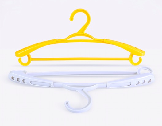 實(shí)木與塑料衣架哪個(gè)好