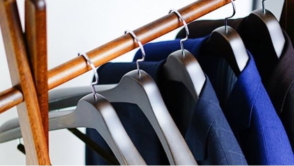 可以放在衣柜的衣架