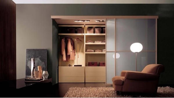 五星級酒店衣架，為什么獨寵實木衣架？--華恩衣架