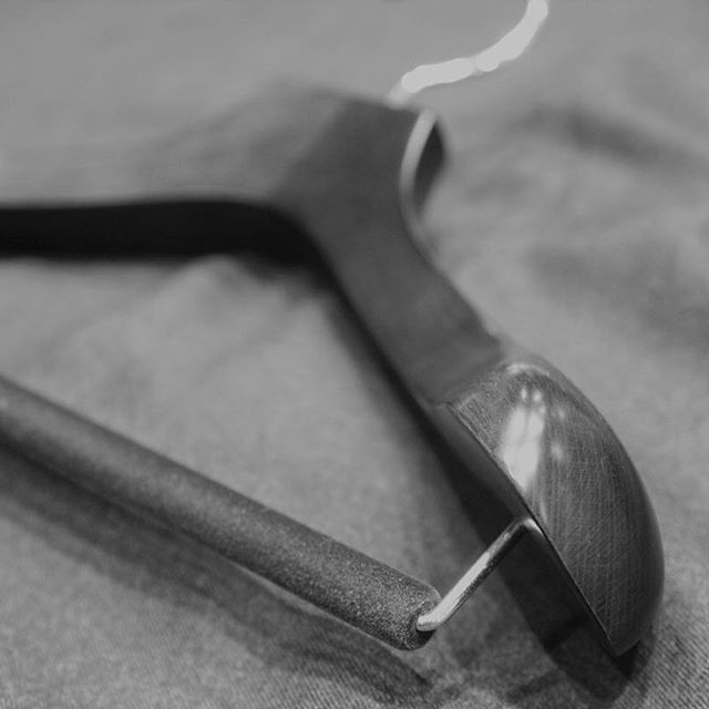 家用實(shí)木衣架