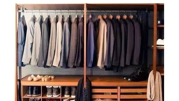 衣帽間實(shí)木衣架，一見傾心久處不厭【華恩】