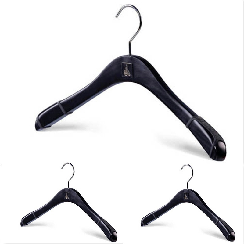 衣架塑料和實(shí)木的哪個(gè)好