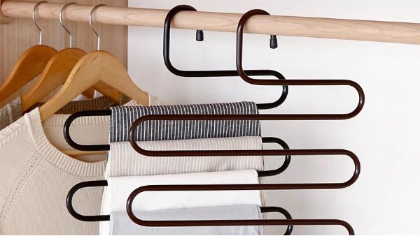 衣柜里面的衣架鐵的好還是木頭的好？