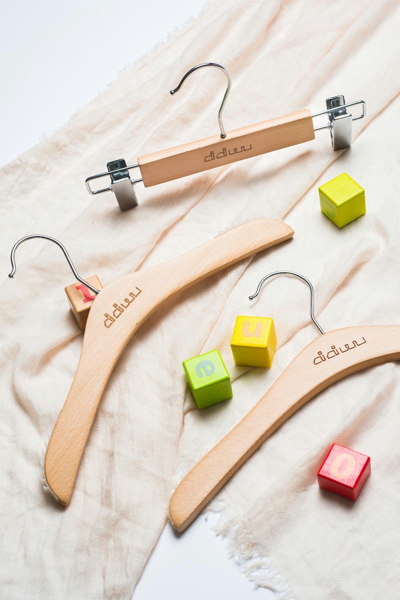 什么牌子的實(shí)木衣架好