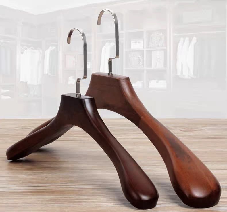 實木衣架可以掛貂皮嗎