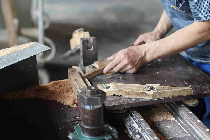 實(shí)木衣架生產(chǎn)廠家