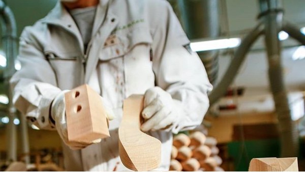 手工雕刻實木衣架