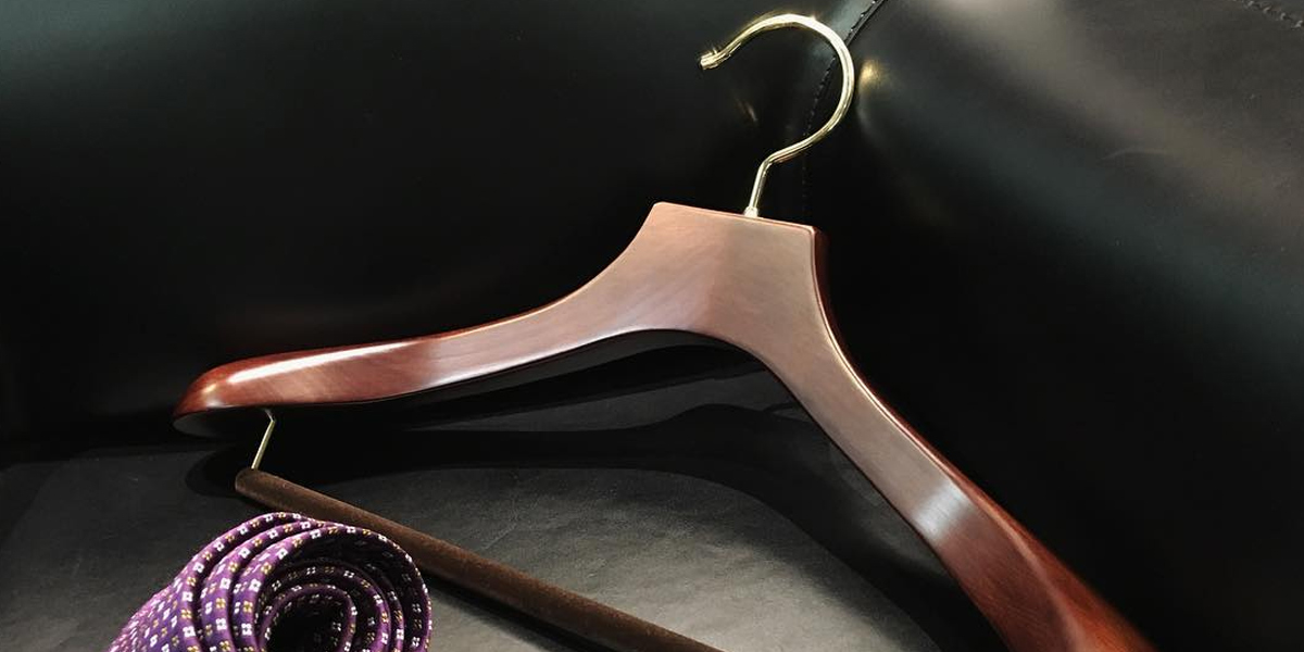 香樟木實(shí)木衣架的優(yōu)缺點(diǎn)