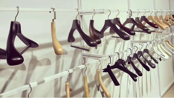 男士西服衣架尺寸