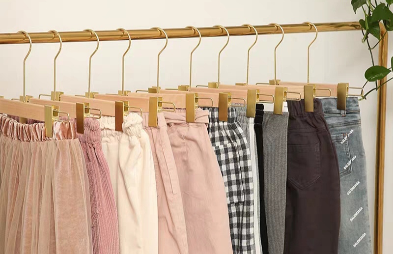 實(shí)木衣架批發(fā)