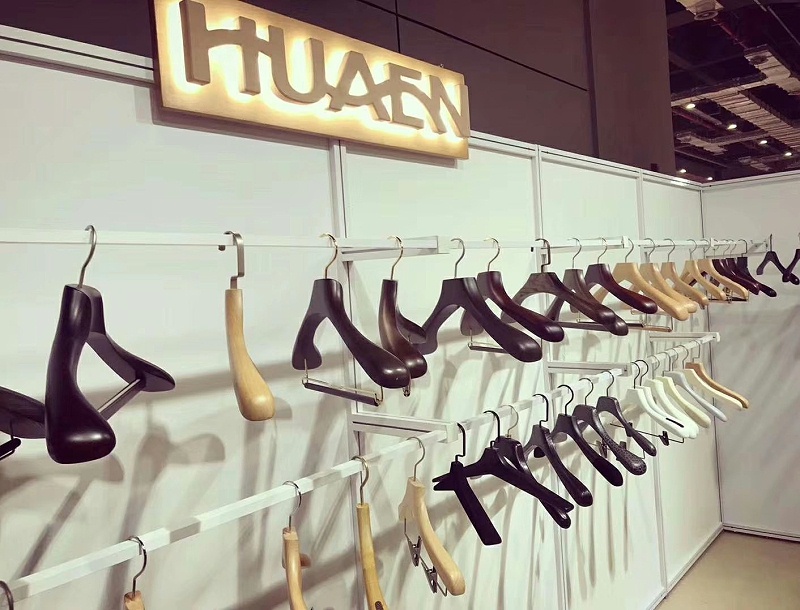 木質(zhì)衣架批發(fā)