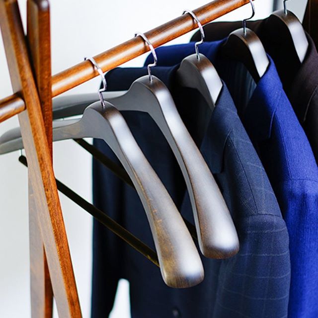 實(shí)木西裝衣架