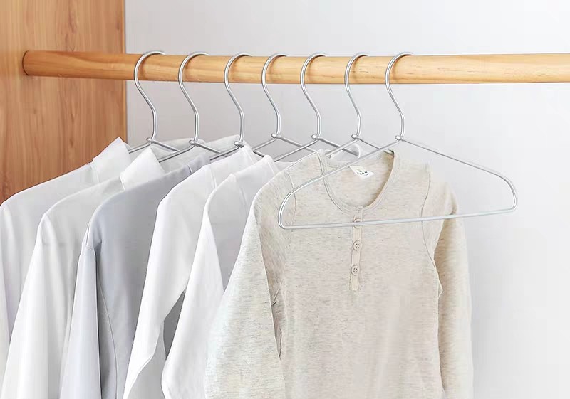 衣服晾完直接掛衣柜還是換衣架