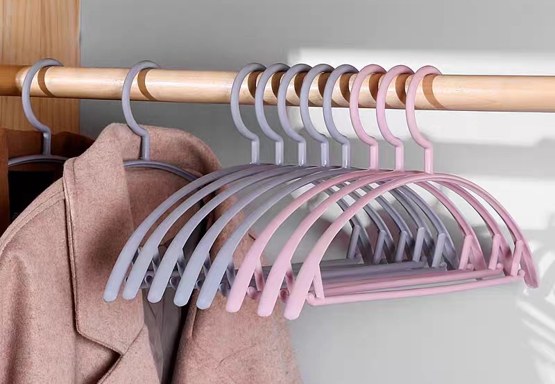 西裝實木衣架和塑料衣架哪個好