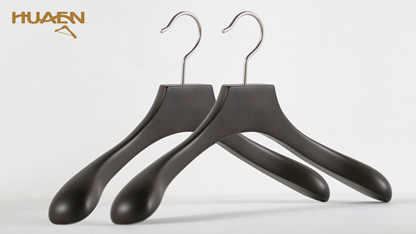 正裝是指什么樣的衣服--華恩衣架