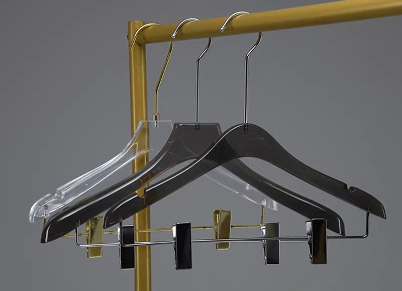 帶夾子的木衣架