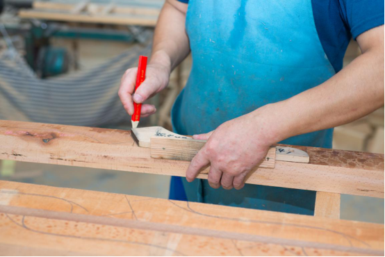 浙江哪里有實(shí)木衣架廠